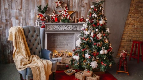 Pomi de Crăciun artificiali de 120 cm: o soluție practică și frumoasă